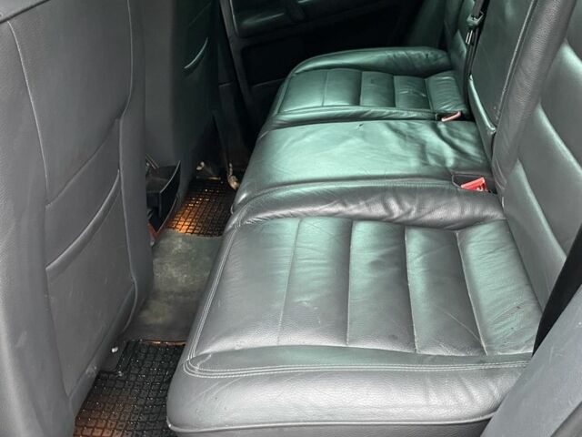 Сірий Фольксваген Туарег, об'ємом двигуна 3.6 л та пробігом 295 тис. км за 5500 $, фото 6 на Automoto.ua