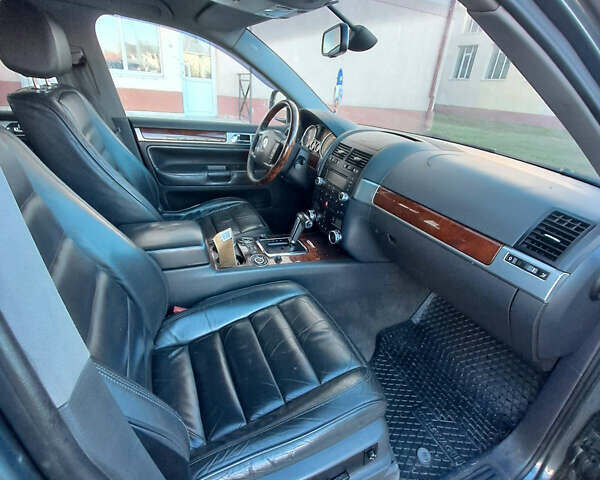 Сірий Фольксваген Туарег, об'ємом двигуна 2.97 л та пробігом 271 тис. км за 8499 $, фото 13 на Automoto.ua