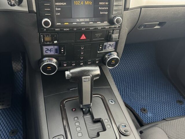 Сірий Фольксваген Туарег, об'ємом двигуна 2.5 л та пробігом 350 тис. км за 4500 $, фото 20 на Automoto.ua