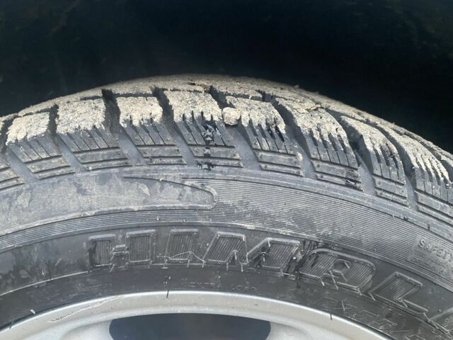 Сірий Фольксваген Туарег, об'ємом двигуна 5 л та пробігом 260 тис. км за 3100 $, фото 13 на Automoto.ua