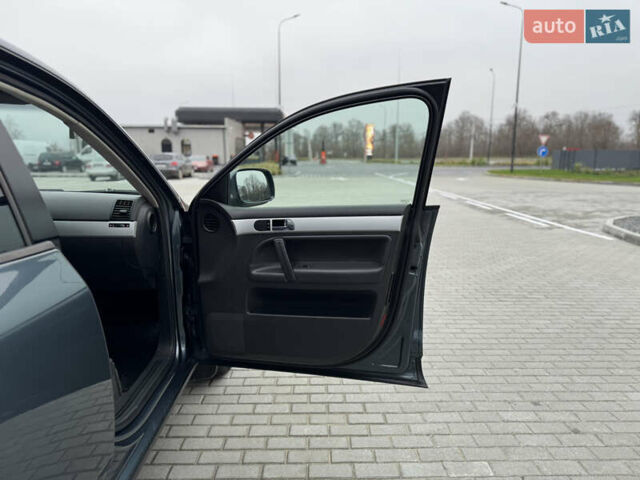 Сірий Фольксваген Туарег, об'ємом двигуна 3 л та пробігом 390 тис. км за 8700 $, фото 16 на Automoto.ua