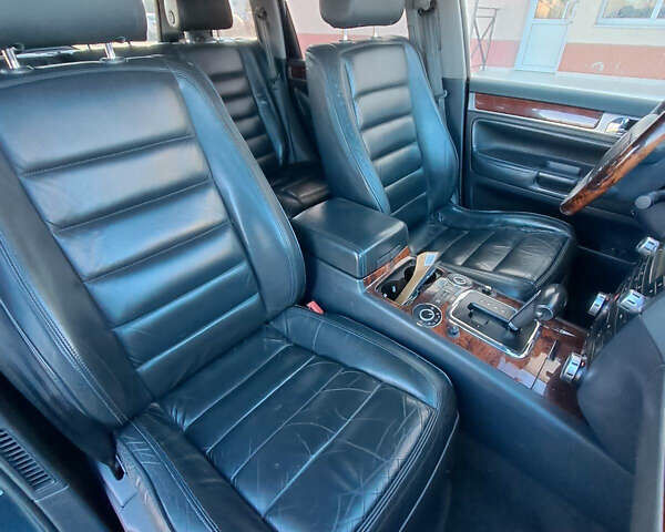 Сірий Фольксваген Туарег, об'ємом двигуна 2.97 л та пробігом 271 тис. км за 8499 $, фото 10 на Automoto.ua