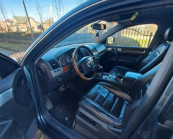 Сірий Фольксваген Туарег, об'ємом двигуна 2.97 л та пробігом 271 тис. км за 8499 $, фото 9 на Automoto.ua