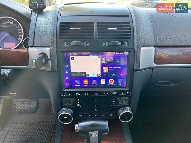 Серый Фольксваген Туарег, объемом двигателя 2.97 л и пробегом 188 тыс. км за 8900 $, фото 28 на Automoto.ua