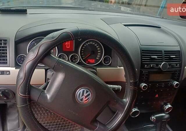 Сірий Фольксваген Туарег, об'ємом двигуна 2.5 л та пробігом 340 тис. км за 9600 $, фото 16 на Automoto.ua