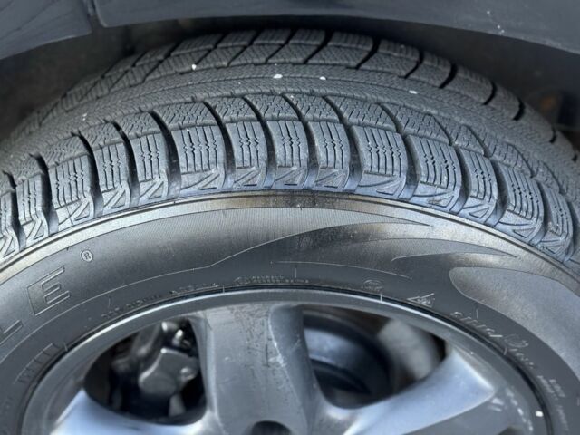 Сірий Фольксваген Туарег, об'ємом двигуна 3 л та пробігом 300 тис. км за 6900 $, фото 2 на Automoto.ua