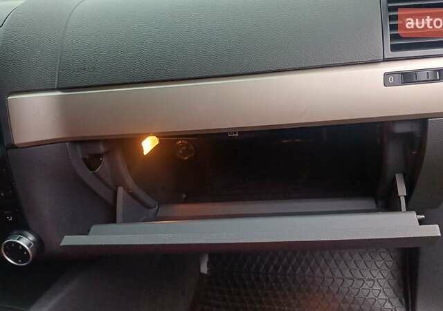 Сірий Фольксваген Туарег, об'ємом двигуна 2.5 л та пробігом 340 тис. км за 9600 $, фото 13 на Automoto.ua