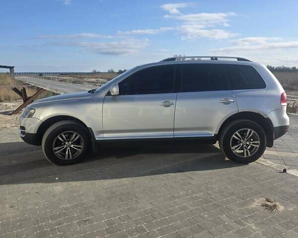 Фольксваген Туарег 2006 у Вилкове на Automoto.ua Сірий Фольксваген Туарег, об'ємом двигуна 2.46 л та пробігом 289 тис. км за 9500 $, фото 20 на Automoto.ua