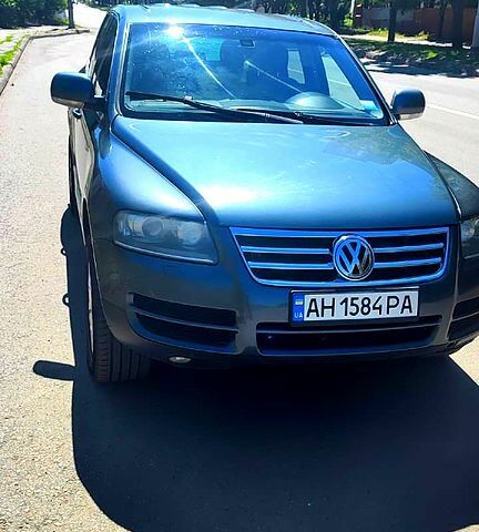 Сірий Фольксваген Туарег, об'ємом двигуна 3.2 л та пробігом 404 тис. км за 8000 $, фото 1 на Automoto.ua