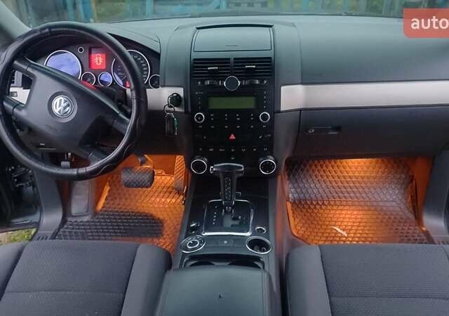 Сірий Фольксваген Туарег, об'ємом двигуна 2.5 л та пробігом 340 тис. км за 9600 $, фото 11 на Automoto.ua