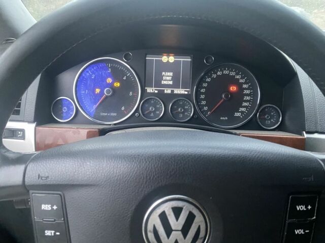 Сірий Фольксваген Туарег, об'ємом двигуна 5 л та пробігом 260 тис. км за 3100 $, фото 11 на Automoto.ua