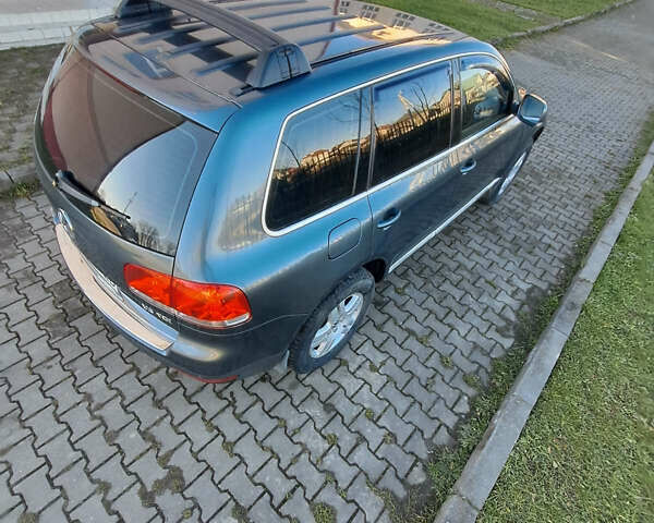 Сірий Фольксваген Туарег, об'ємом двигуна 2.97 л та пробігом 271 тис. км за 8499 $, фото 2 на Automoto.ua