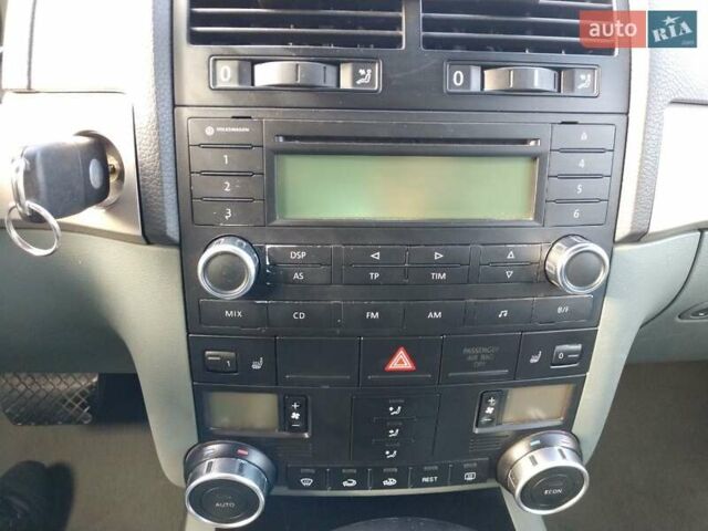 Сірий Фольксваген Туарег, об'ємом двигуна 2.5 л та пробігом 316 тис. км за 12500 $, фото 7 на Automoto.ua