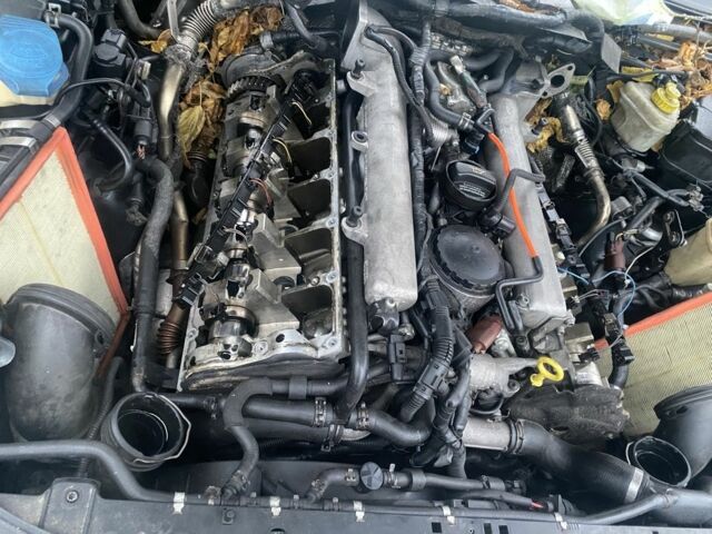 Сірий Фольксваген Туарег, об'ємом двигуна 5 л та пробігом 260 тис. км за 3100 $, фото 20 на Automoto.ua