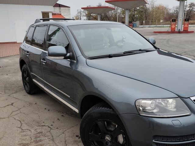 Сірий Фольксваген Туарег, об'ємом двигуна 0 л та пробігом 352 тис. км за 6904 $, фото 5 на Automoto.ua