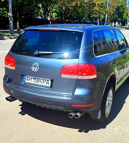 Сірий Фольксваген Туарег, об'ємом двигуна 3.2 л та пробігом 404 тис. км за 8000 $, фото 4 на Automoto.ua