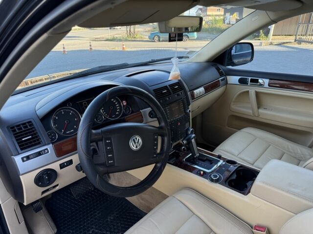 Сірий Фольксваген Туарег, об'ємом двигуна 3 л та пробігом 300 тис. км за 6900 $, фото 17 на Automoto.ua