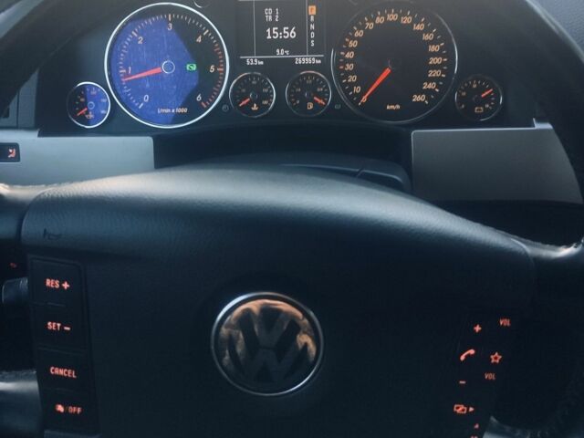 Серый Фольксваген Туарег, объемом двигателя 0 л и пробегом 270 тыс. км за 6961 $, фото 6 на Automoto.ua