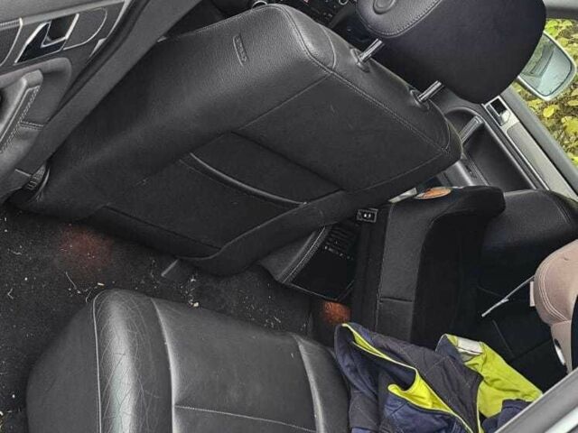 Сірий Фольксваген Туарег, об'ємом двигуна 3 л та пробігом 302 тис. км за 6402 $, фото 4 на Automoto.ua