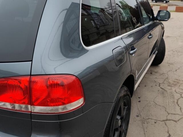 Сірий Фольксваген Туарег, об'ємом двигуна 0 л та пробігом 352 тис. км за 6904 $, фото 3 на Automoto.ua