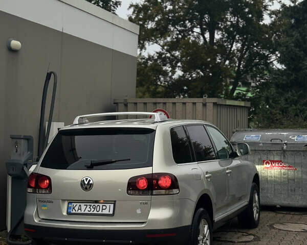 Фольксваген Туарег 2007 в Киеве на Automoto.ua Серый Фольксваген Туарег, объемом двигателя 2.46 л и пробегом 290 тыс. км за 9750 $, фото 11 на Automoto.ua