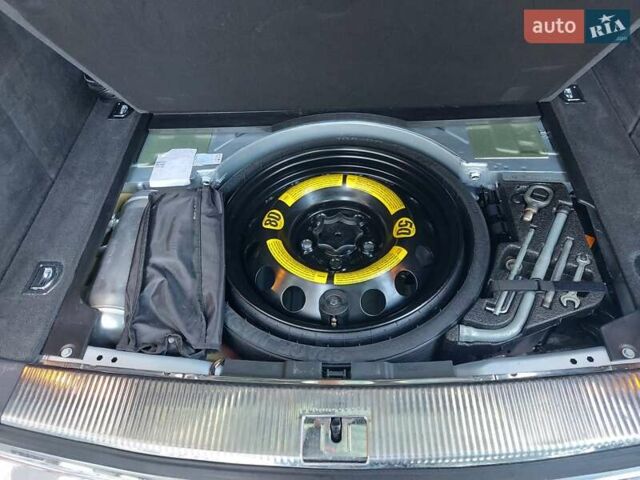 Серый Фольксваген Туарег, объемом двигателя 3.6 л и пробегом 224 тыс. км за 11300 $, фото 9 на Automoto.ua