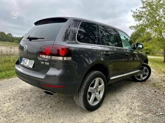 Серый Фольксваген Туарег, объемом двигателя 3 л и пробегом 391 тыс. км за 8115 $, фото 9 на Automoto.ua