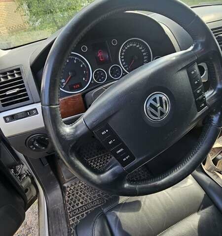 Сірий Фольксваген Туарег, об'ємом двигуна 3.6 л та пробігом 217 тис. км за 10000 $, фото 1 на Automoto.ua