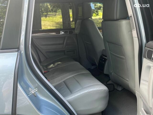 Сірий Фольксваген Туарег, об'ємом двигуна 3 л та пробігом 313 тис. км за 10990 $, фото 21 на Automoto.ua