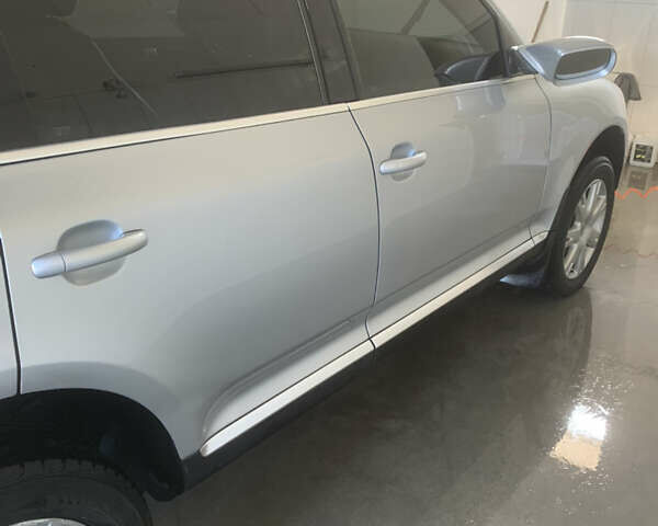 Серый Фольксваген Туарег, объемом двигателя 3.6 л и пробегом 245 тыс. км за 9000 $, фото 10 на Automoto.ua