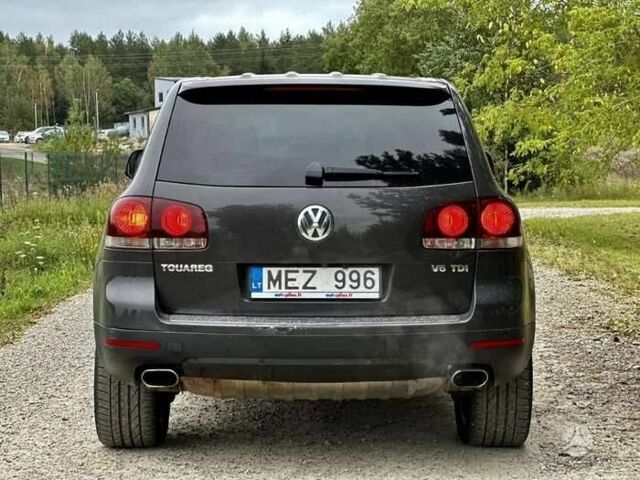 Серый Фольксваген Туарег, объемом двигателя 3 л и пробегом 391 тыс. км за 8115 $, фото 19 на Automoto.ua