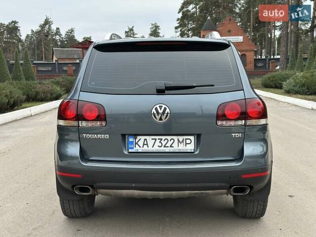 Серый Фольксваген Туарег, объемом двигателя 2.5 л и пробегом 138 тыс. км за 8999 $, фото 5 на Automoto.ua