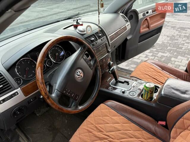 Серый Фольксваген Туарег, объемом двигателя 3 л и пробегом 230 тыс. км за 10500 $, фото 10 на Automoto.ua