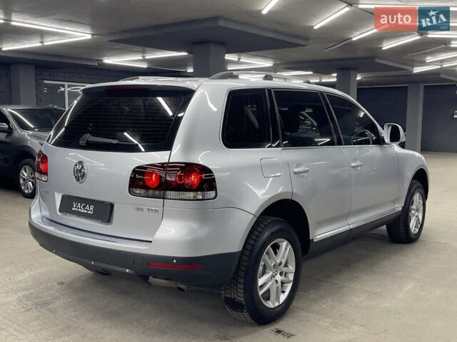 Сірий Фольксваген Туарег, об'ємом двигуна 3 л та пробігом 261 тис. км за 11500 $, фото 4 на Automoto.ua