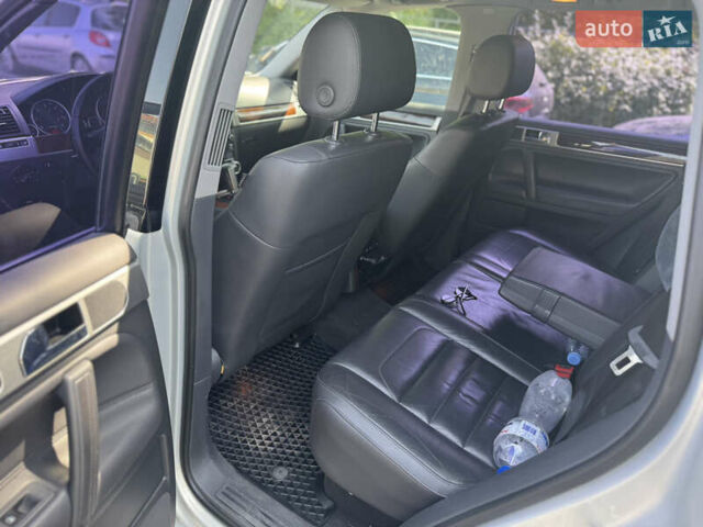 Фольксваген Туарег 2007 в Киеве на Automoto.ua Серый Фольксваген Туарег, объемом двигателя 2.46 л и пробегом 290 тыс. км за 9750 $, фото 25 на Automoto.ua