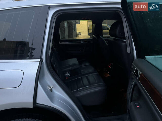 Сірий Фольксваген Туарег, об'ємом двигуна 3.6 л та пробігом 247 тис. км за 10950 $, фото 19 на Automoto.ua