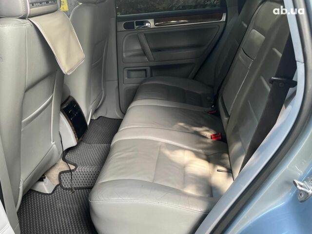 Сірий Фольксваген Туарег, об'ємом двигуна 3 л та пробігом 313 тис. км за 10990 $, фото 26 на Automoto.ua