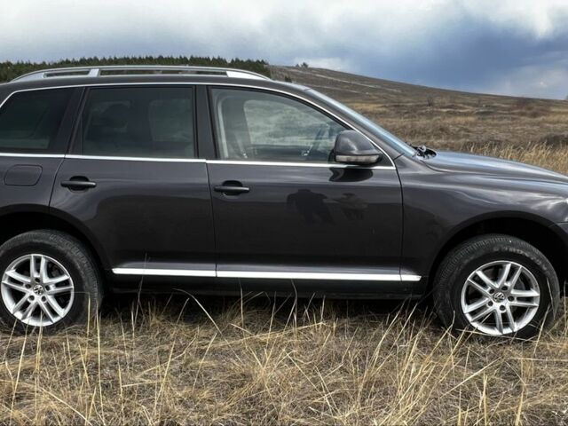 Сірий Фольксваген Туарег, об'ємом двигуна 3.6 л та пробігом 260 тис. км за 9000 $, фото 3 на Automoto.ua