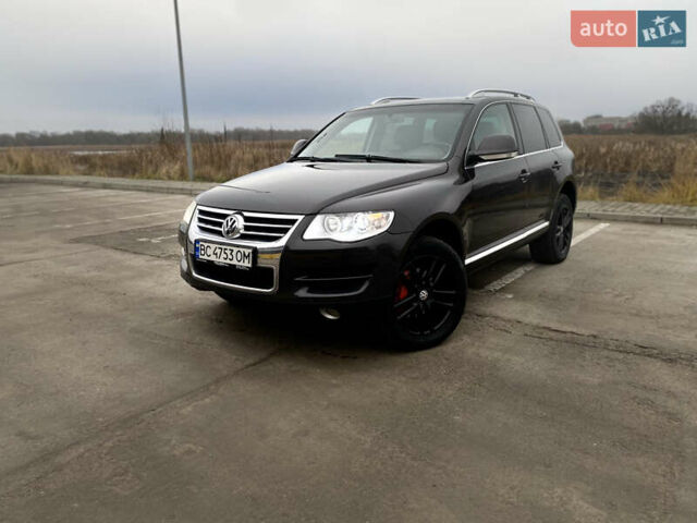 Сірий Фольксваген Туарег, об'ємом двигуна 3 л та пробігом 264 тис. км за 13200 $, фото 2 на Automoto.ua
