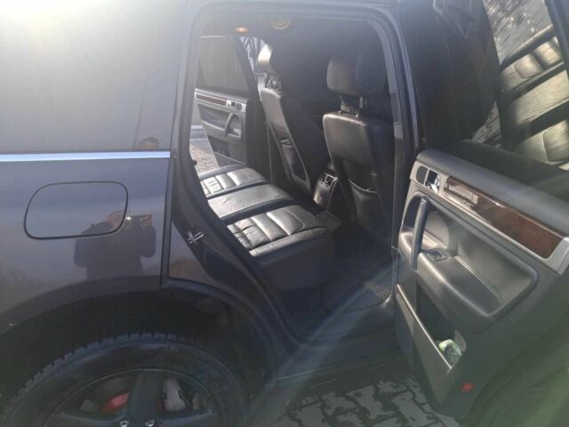 Сірий Фольксваген Туарег, об'ємом двигуна 3 л та пробігом 323 тис. км за 12700 $, фото 14 на Automoto.ua