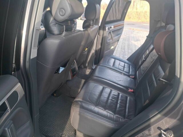 Сірий Фольксваген Туарег, об'ємом двигуна 3 л та пробігом 323 тис. км за 12700 $, фото 13 на Automoto.ua