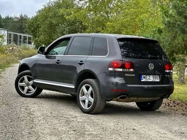 Серый Фольксваген Туарег, объемом двигателя 3 л и пробегом 391 тыс. км за 8115 $, фото 15 на Automoto.ua