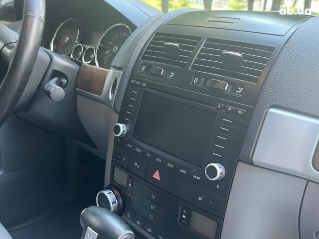 Сірий Фольксваген Туарег, об'ємом двигуна 3 л та пробігом 313 тис. км за 10990 $, фото 18 на Automoto.ua