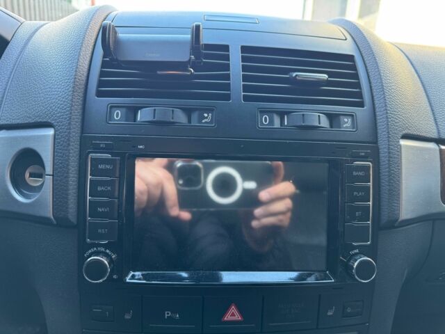 Серый Фольксваген Туарег, объемом двигателя 3.6 л и пробегом 224 тыс. км за 11700 $, фото 3 на Automoto.ua