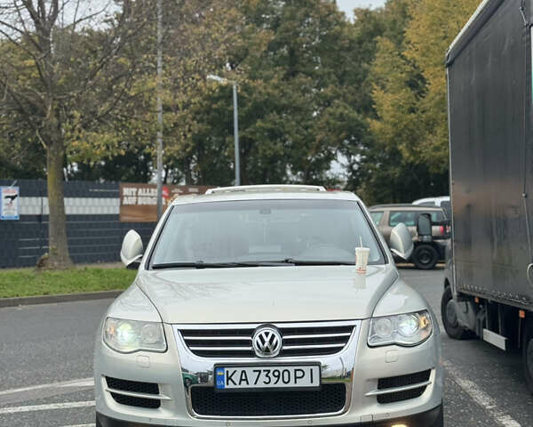 Фольксваген Туарег 2007 в Киеве на Automoto.ua Серый Фольксваген Туарег, объемом двигателя 2.46 л и пробегом 290 тыс. км за 9750 $, фото 10 на Automoto.ua