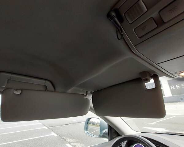 Серый Фольксваген Туарег, объемом двигателя 2.97 л и пробегом 245 тыс. км за 12000 $, фото 23 на Automoto.ua