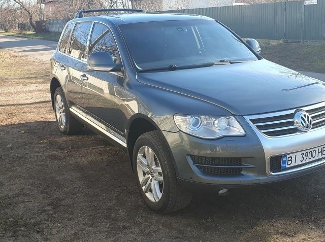 Серый Фольксваген Туарег, объемом двигателя 0 л и пробегом 310 тыс. км за 12300 $, фото 3 на Automoto.ua