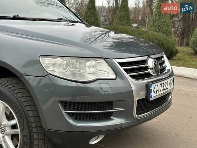 Серый Фольксваген Туарег, объемом двигателя 2.5 л и пробегом 138 тыс. км за 8999 $, фото 26 на Automoto.ua