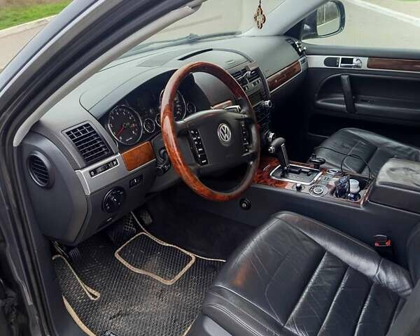 Сірий Фольксваген Туарег, об'ємом двигуна 3.6 л та пробігом 220 тис. км за 9999 $, фото 10 на Automoto.ua