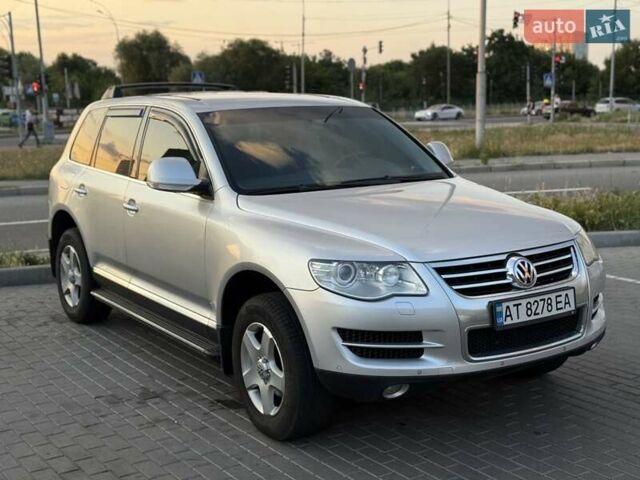 Серый Фольксваген Туарег, объемом двигателя 2.5 л и пробегом 270 тыс. км за 9900 $, фото 18 на Automoto.ua